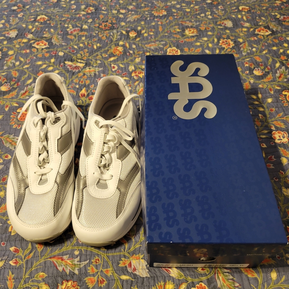 SAS Men's Classic White and Gray Sneakers